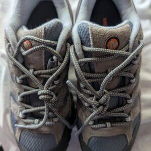 MERRELL VIBRAM SIZE 8  HIKING SHOES